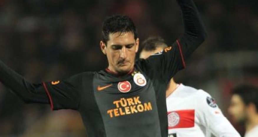 "Qalatasaray"dan ayrılacaq ilk futbolçu məlum oldu "Qalatasaray"dan ayrılacaq ilk futbolçu məlum oldu