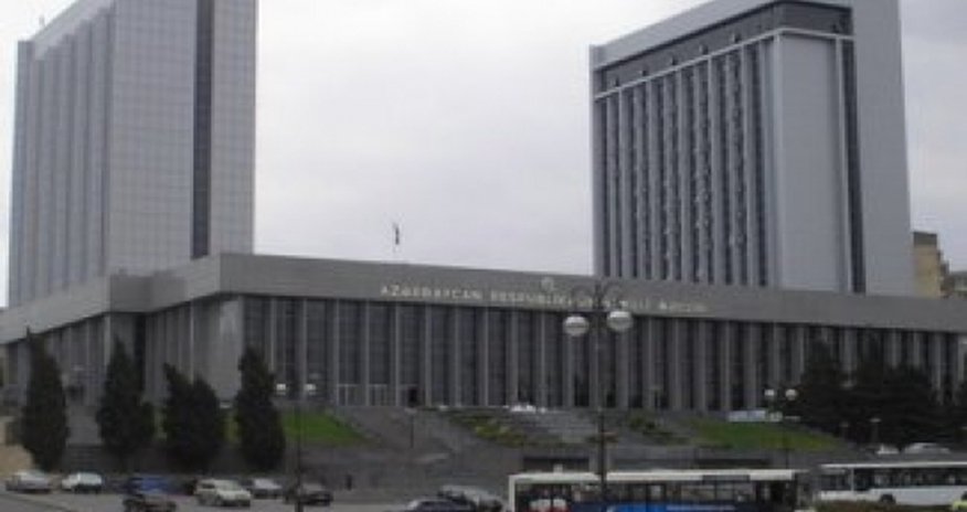 В Милли Меджлисе предложили ужесточить дорожное законодательство для дипломатов В Милли Меджлисе предложили ужесточить дорожное законодательство для дипломатов
