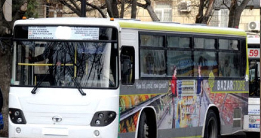 Bakıda sərnişin avtobusu qəza törətdi Bakıda sərnişin avtobusu qəza törətdi