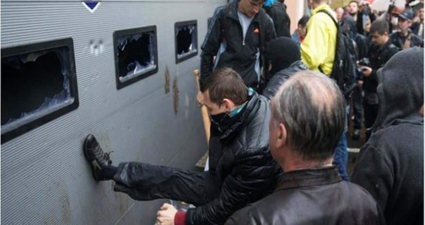 Odessa detainees freed as police HQ attacked - PHOTO Odessa detainees freed as police HQ attacked - PHOTO