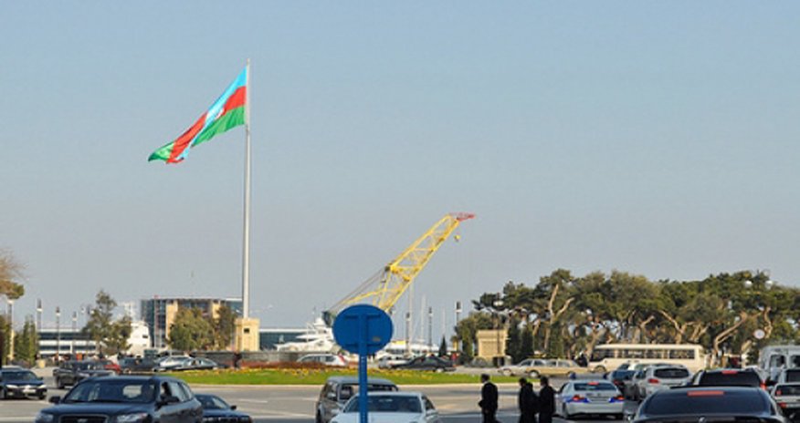 Bakıda bir neçə mərkəzi yol bağlanır Bakıda bir neçə mərkəzi yol bağlanır