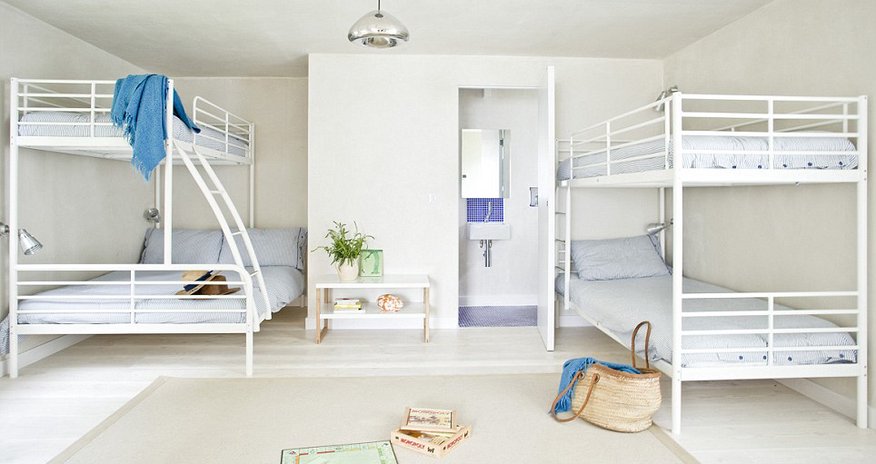 Couple transform it into £1.5m seaside holiday home - PHOTO Couple transform it into £1.5m seaside holiday home - PHOTO