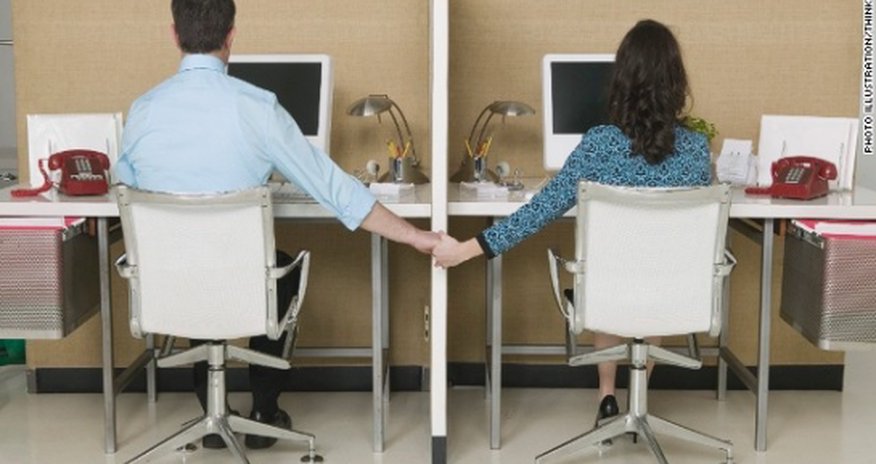 Facebook wants to know if you're dating anyone Facebook wants to know if you're dating anyone