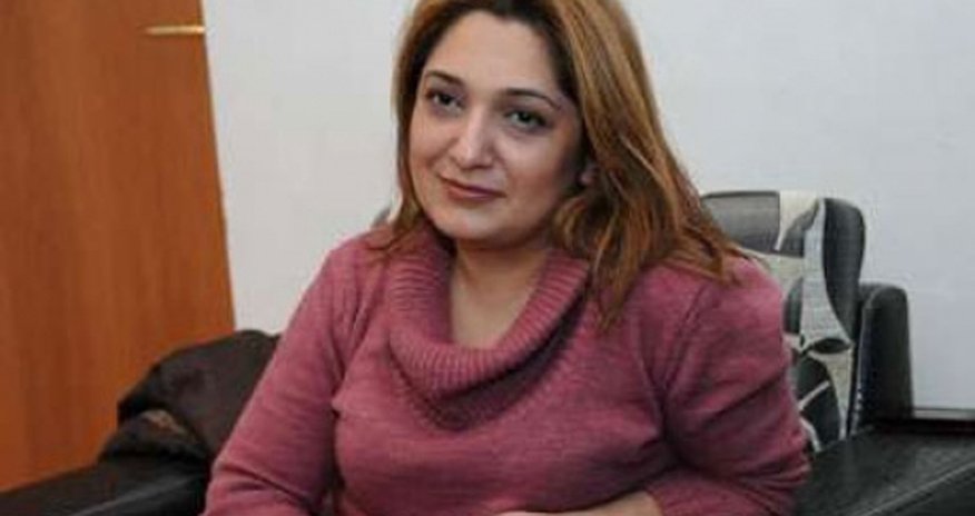 Mətanət Əzizovanın əri və oğlu ölkədən çıxanda sərhəddə saxlandı Mətanət Əzizovanın əri və oğlu ölkədən çıxanda sərhəddə saxlandı
