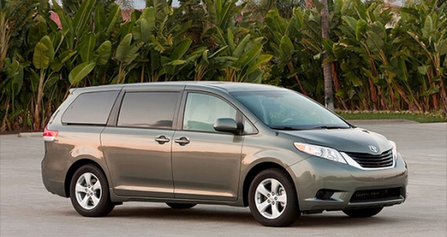 Toyota recalls 370,000 minivans Toyota recalls 370,000 minivans