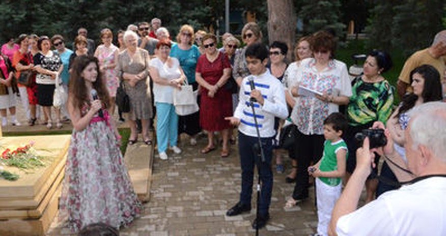 Баку отмечает 215-летие Пушкина – ФОТО Баку отмечает 215-летие Пушкина – ФОТО