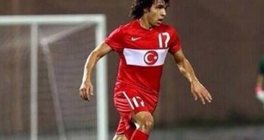 Türkiyə millisinin futbolçusu öldü Türkiyə millisinin futbolçusu öldü
