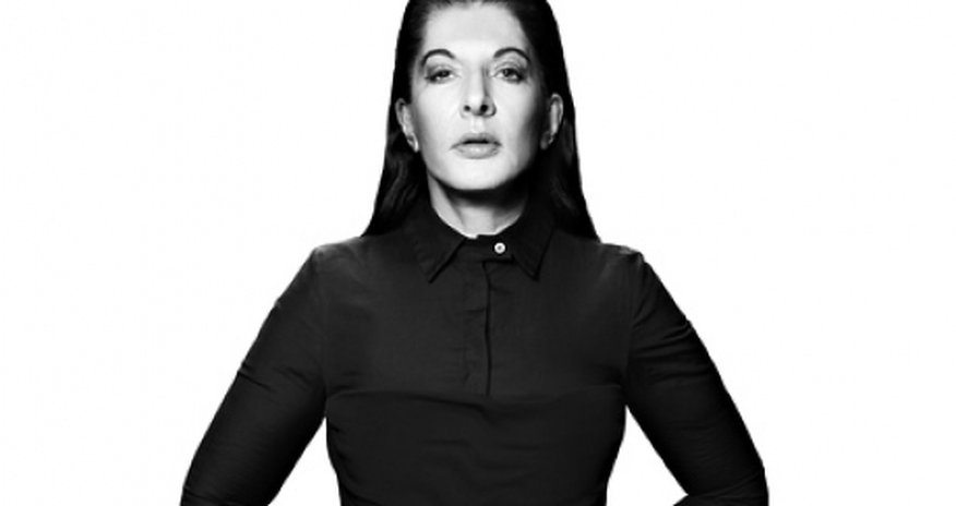 Marina Abramović's technology hijack makes gadget-mad Brits go cold turkey Marina Abramović's technology hijack makes gadget-mad Brits go cold turkey