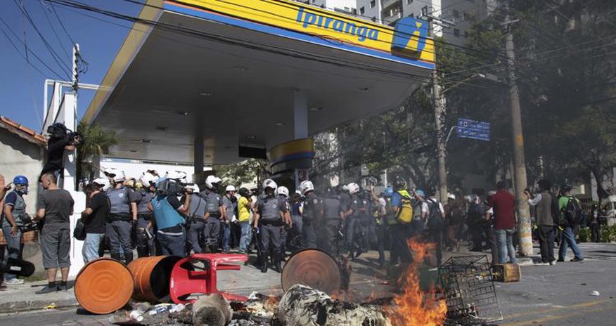 Brazilian police break up protests in Sao Paulo hours before World Cup begins - PHOTO+VIDEO Brazilian police break up protests in Sao Paulo hours before World Cup begins - PHOTO+VIDEO