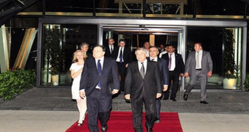 Barrozunun Azərbaycana səfəri başa çatdı Barrozunun Azərbaycana səfəri başa çatdı