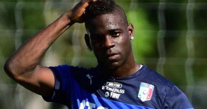 Balotelli: "...İngiltərə kraliçası məni öpməlidir” Balotelli: "...İngiltərə kraliçası məni öpməlidir”