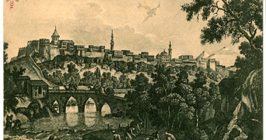 Tiflisdə İrəvan qalasının rəsmləri zirzəmidən çıxardılmışdır - TARİX Tiflisdə İrəvan qalasının rəsmləri zirzəmidən çıxardılmışdır - TARİX