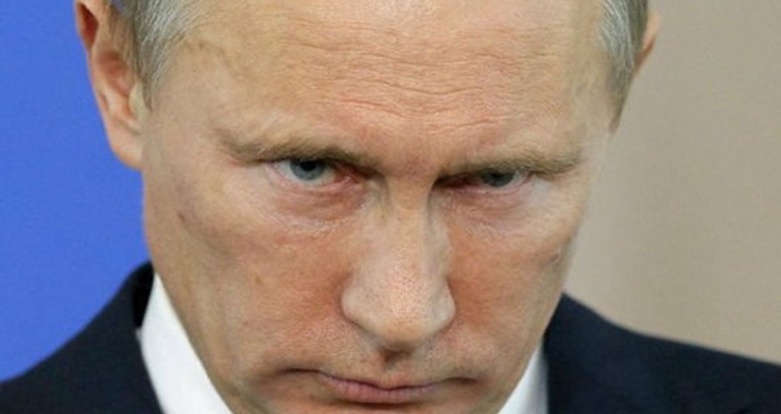 Путин запретил чиновникам хранить деньги за границей Путин запретил чиновникам хранить деньги за границей