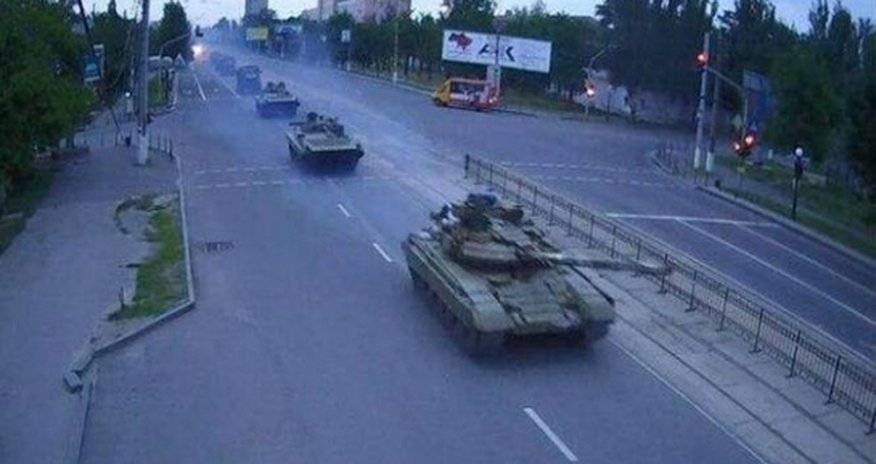 В Луганск вошли танки В Луганск вошли танки