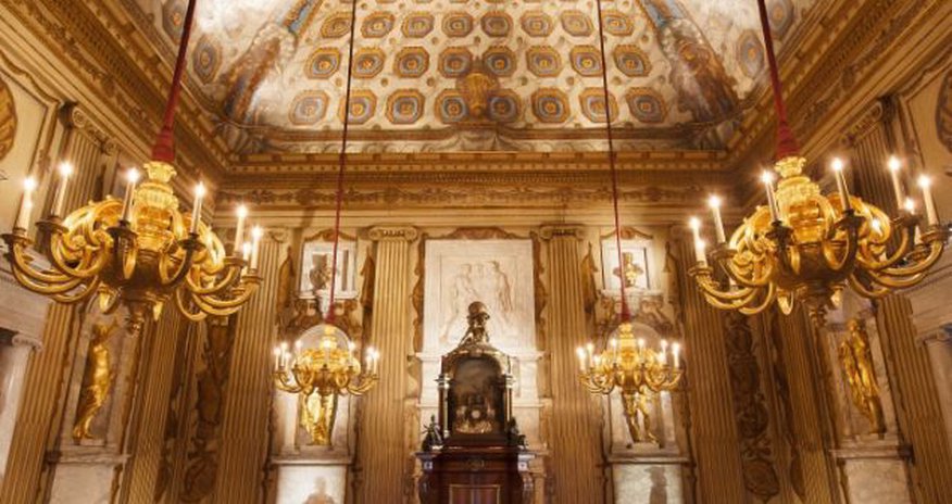 Your bill to refurbish Kate's palace is now £4 million- PHOTO Your bill to refurbish Kate's palace is now £4 million- PHOTO