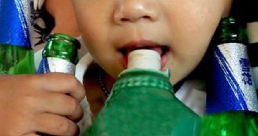 World's youngest alcoholic - PHOTO World's youngest alcoholic - PHOTO