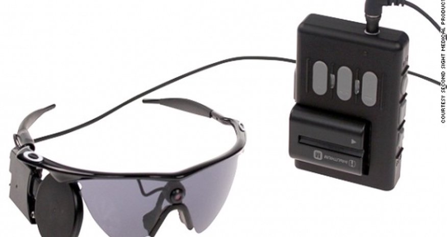 'Bionic eye' lets blind man 'see' again 'Bionic eye' lets blind man 'see' again