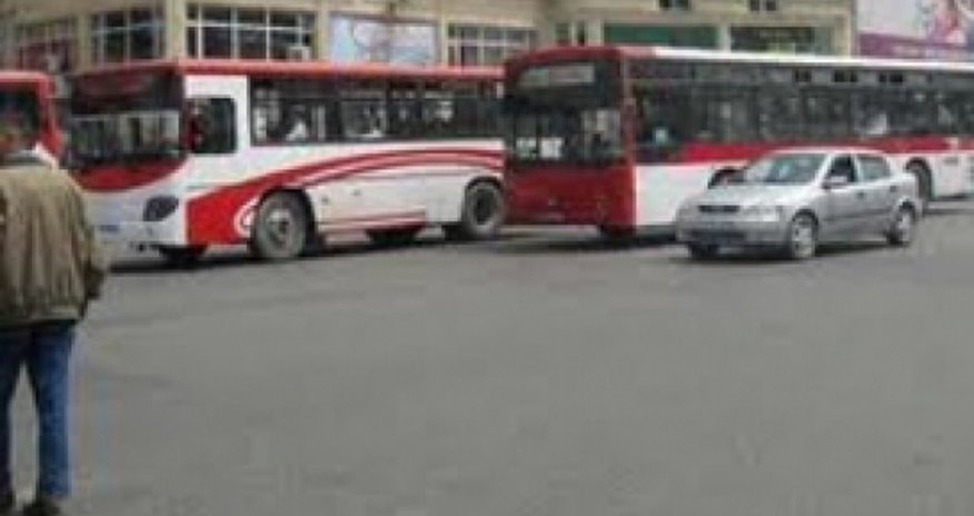 Bakı avtobuslarında bu biabırçılığı da gördük - FOTO Bakı avtobuslarında bu biabırçılığı da gördük - FOTO