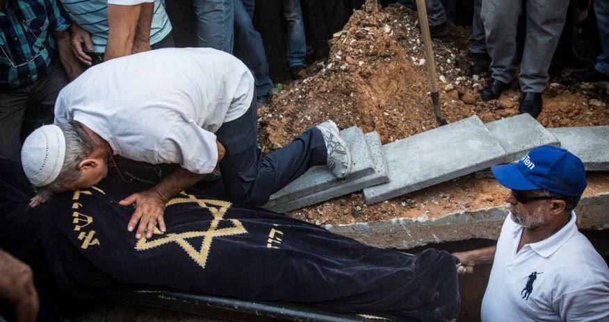 Israel and Palestinians bury their dead - PHOTO Israel and Palestinians bury their dead - PHOTO