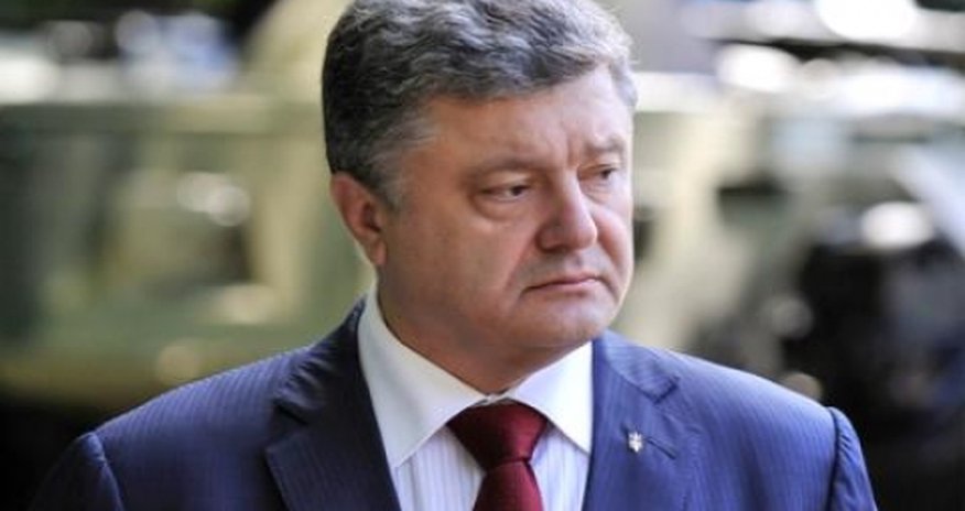 Порошенко приказал прекратить огонь в районе крушения «Боинга» Порошенко приказал прекратить огонь в районе крушения «Боинга»