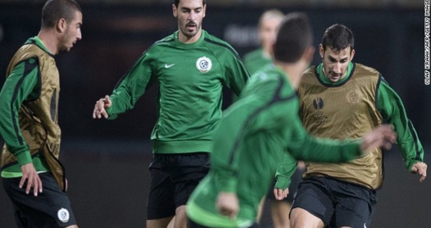 Israeli soccer players attacked by protesters Israeli soccer players attacked by protesters