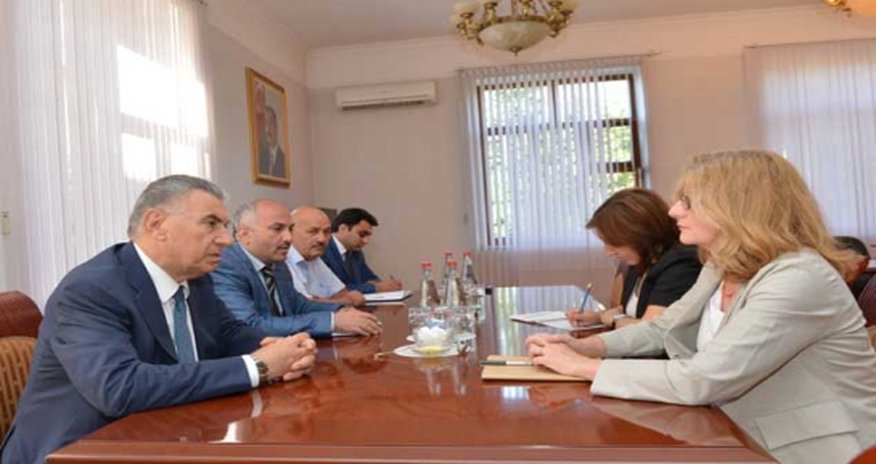 Əli Həsənovdan girovlara görə növbəti ciddi xəbərdarlıq Əli Həsənovdan girovlara görə növbəti ciddi xəbərdarlıq