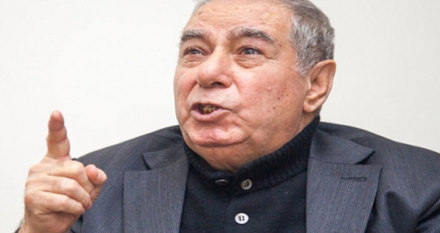 Əkrəm Əylisli Azərbaycanı tərk etdi Əkrəm Əylisli Azərbaycanı tərk etdi