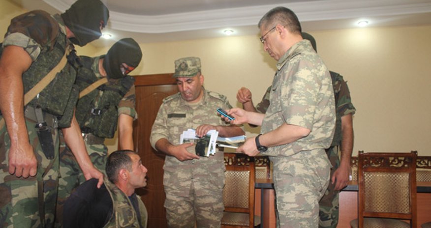 Erməni diversantın silah sursatı... - FOTOLAR Erməni diversantın silah sursatı... - FOTOLAR