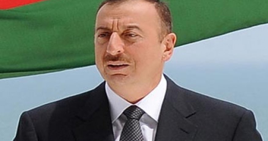 Prezident İlham Əliyev paytaxt məktəbində olub Prezident İlham Əliyev paytaxt məktəbində olub