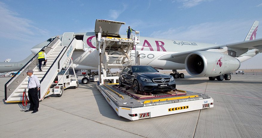 How Arab playboys fly their supercars into London - PHOTO How Arab playboys fly their supercars into London - PHOTO