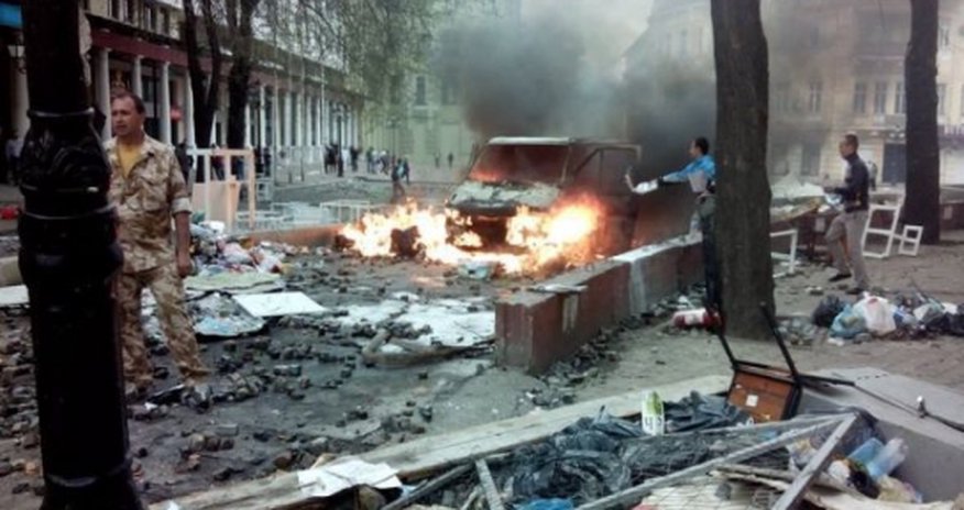 В центре Луганска идут уличные бои В центре Луганска идут уличные бои