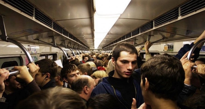 Драка из-за девушки в Бакинском метро Драка из-за девушки в Бакинском метро