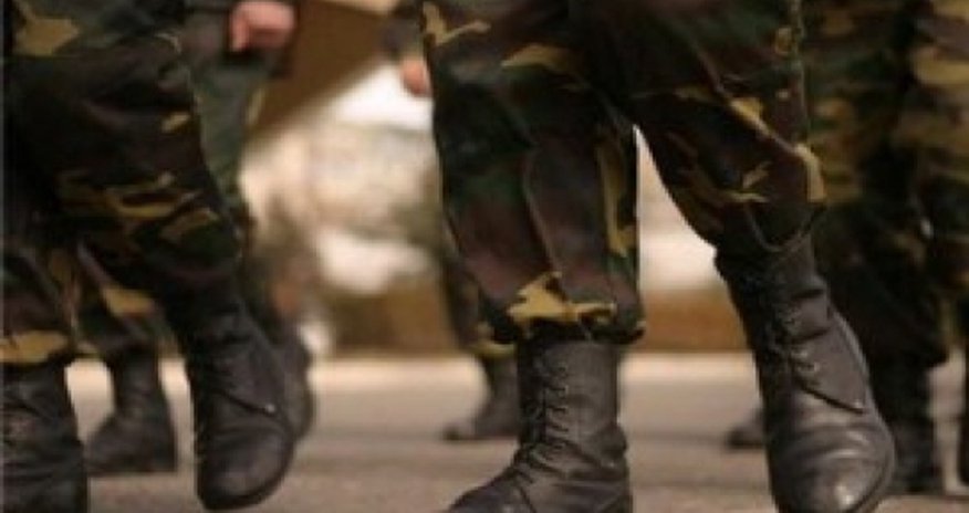 Солдат азербайджанской армии застрелил себя Солдат азербайджанской армии застрелил себя