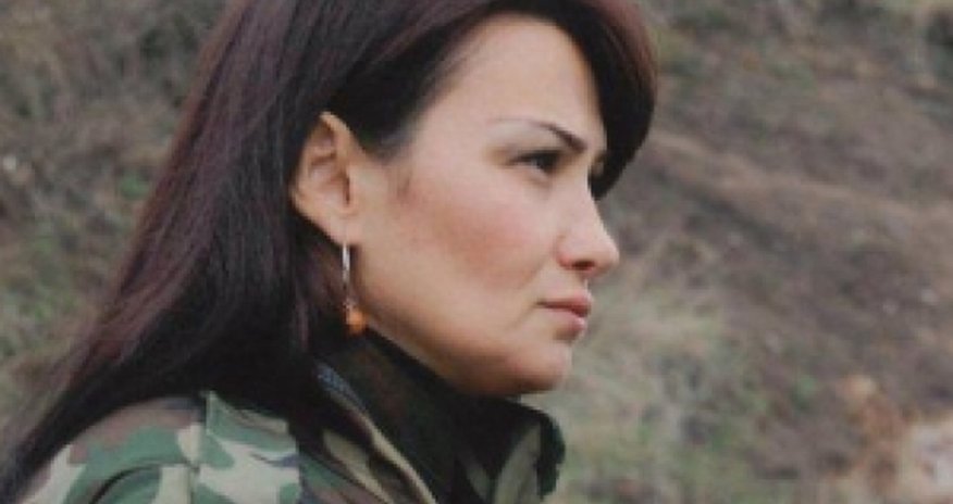 Qənirə Paşayeva bu dəfə də intihar edənin yanına getdi Qənirə Paşayeva bu dəfə də intihar edənin yanına getdi