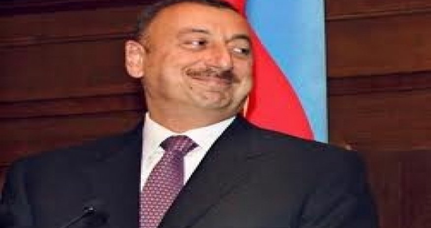 Ильхам Алиев поздравил Порошенко Ильхам Алиев поздравил Порошенко