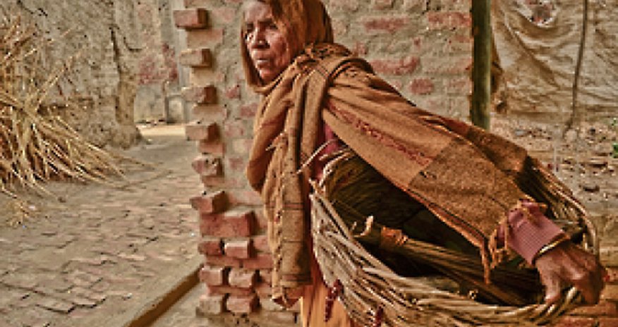 India: caste forced to clean human waste India: caste forced to clean human waste