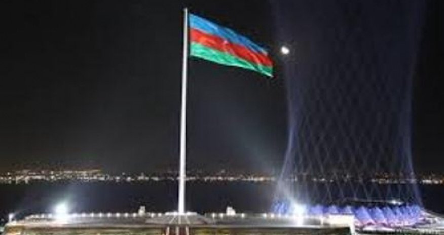 В столице Азербайджана вновь спустят Государственный флаг В столице Азербайджана вновь спустят Государственный флаг