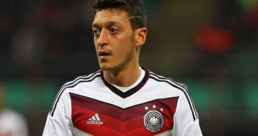 Özil: "Dünyanın ən yaxşı pleymeykeriyəm" Özil: "Dünyanın ən yaxşı pleymeykeriyəm"