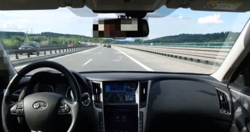 Sürücüsüz avtomobil satışa çıxarılır Sürücüsüz avtomobil satışa çıxarılır