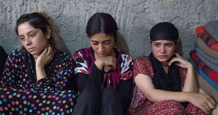 İŞİD bizi seks-qulu edib - Yezidi qız İŞİD bizi seks-qulu edib - Yezidi qız