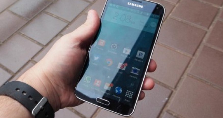 Flagship fight: which Android phone wins in 2014? - PHOTO Flagship fight: which Android phone wins in 2014? - PHOTO