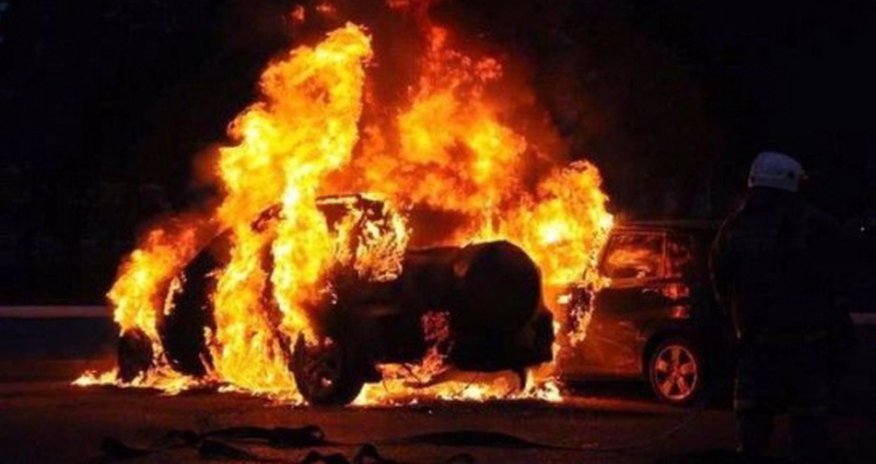 Алкаши забавы ради сожгли автомобиль соседа Алкаши забавы ради сожгли автомобиль соседа