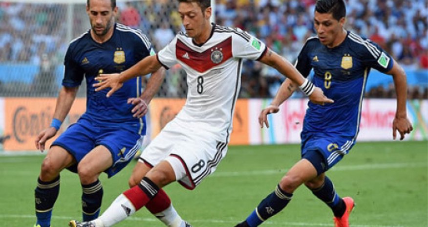 Mesut Özil şoku: uzun müddətlik sıradan çıxdı Mesut Özil şoku: uzun müddətlik sıradan çıxdı