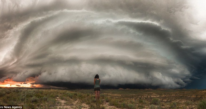 Couple chase extreme weather conditions to create perfect storm photos - PHOTO Couple chase extreme weather conditions to create perfect storm photos - PHOTO