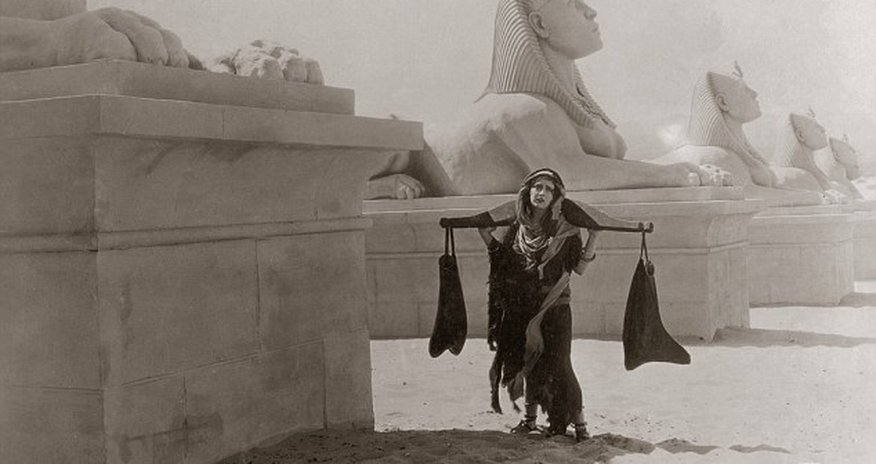 Huge sphinx unearthed in the CALIFORNIA desert - PHOTO Huge sphinx unearthed in the CALIFORNIA desert - PHOTO