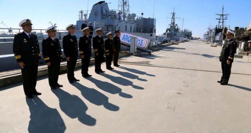 Министр обороны проверил боеготовность кораблей ВМС - ФОТО Министр обороны проверил боеготовность кораблей ВМС - ФОТО