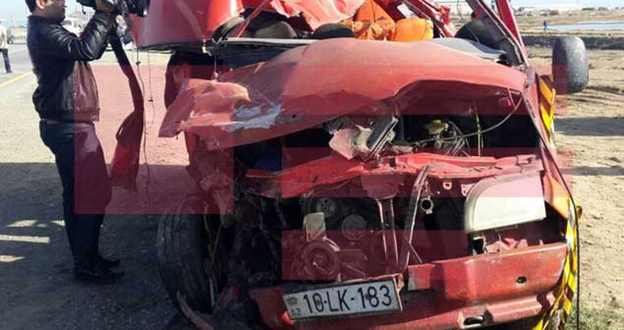 Bakıda sərnişin avtobusu qəza törətdi: 2 ölü, çox sayda yaralı Bakıda sərnişin avtobusu qəza törətdi: 2 ölü, çox sayda yaralı