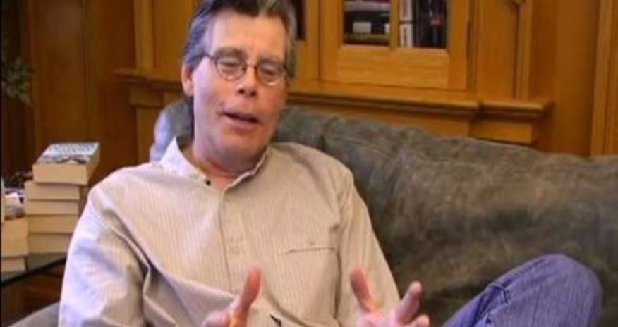Stephen King: “Din qorxunc bir alətdir” Stephen King: “Din qorxunc bir alətdir”