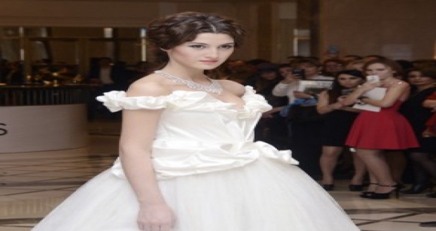 Art and jewels exhibition opens in Baku Art and jewels exhibition opens in Baku