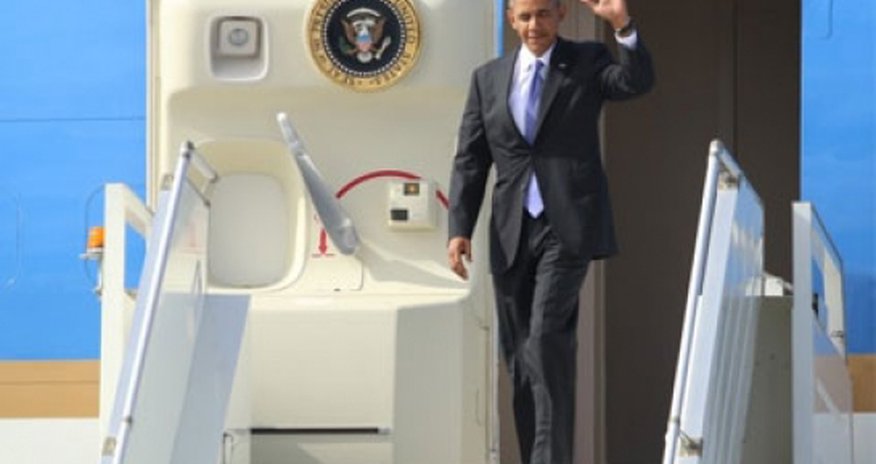 Obamanın təyyarəsində problem Obamanın təyyarəsində problem
